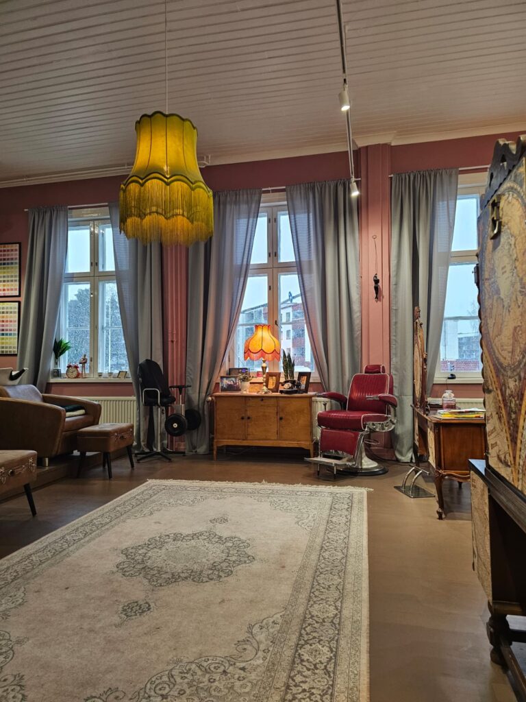 Kuva Tukkatakomon tiloista.